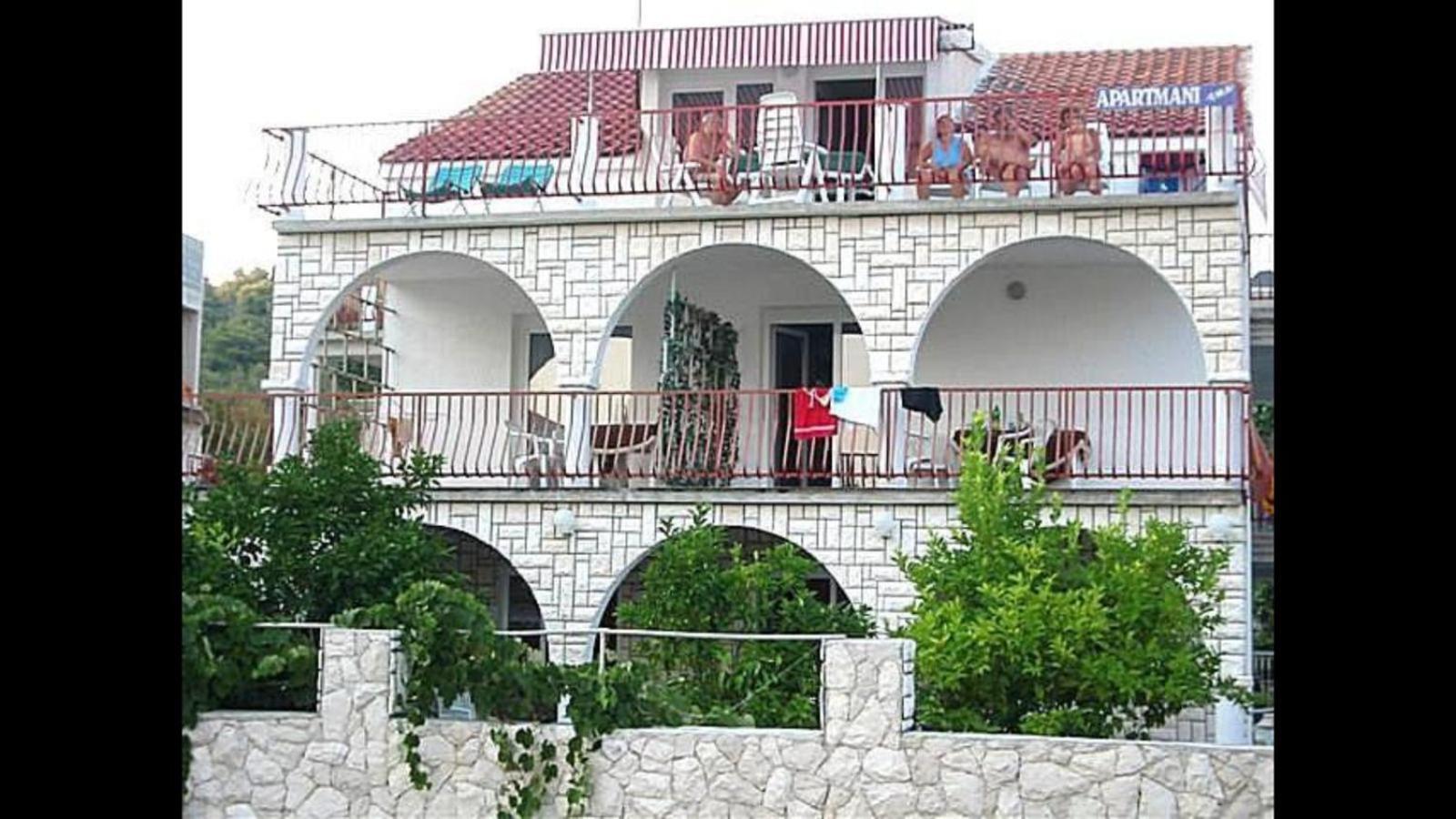 Apartmani Ema Трогир Экстерьер фото