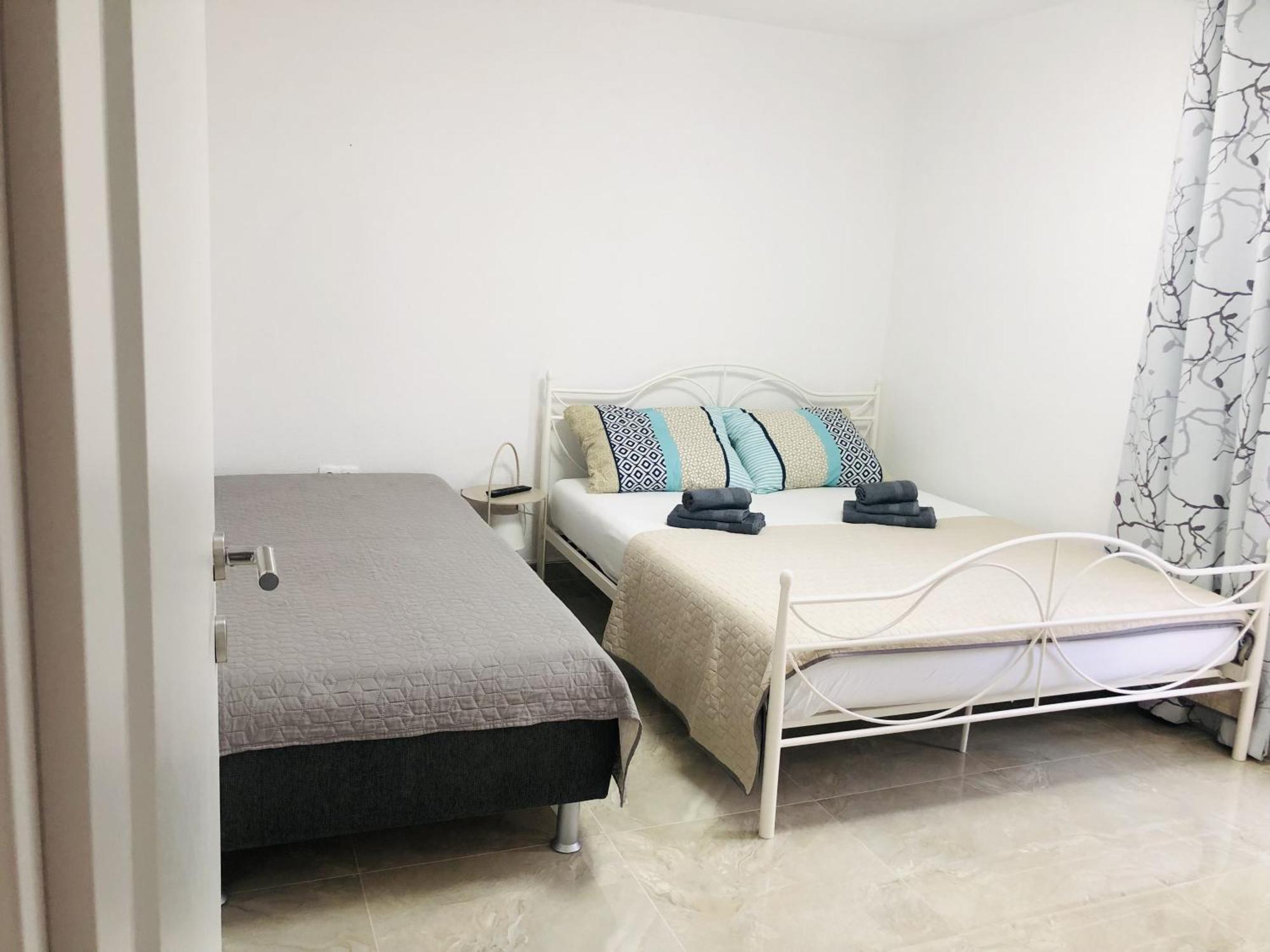 Apartmani Ema Трогир Экстерьер фото